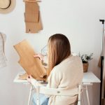 Cum construiești un outfit plecând de la un singur articol