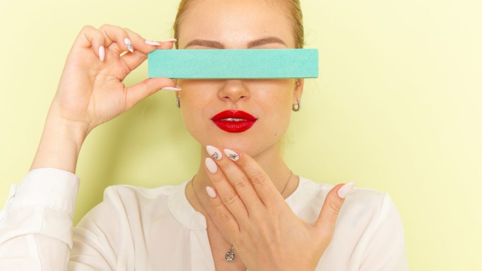 Machiajul pentru ochii albaștri: ce culori să alegi pentru un efect wow