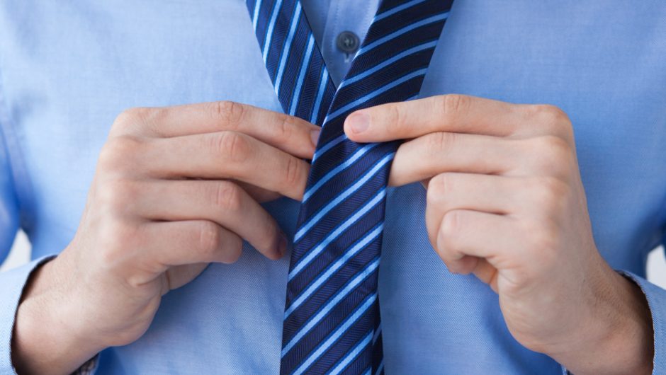 Acele de cravată: reguli de poziționare și proporție